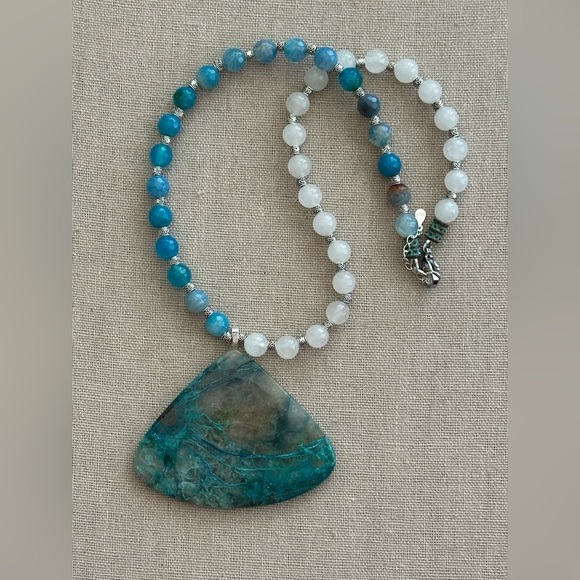 22-1/2 inch Mixed bead necklace NWOT - Picture 9 of 12